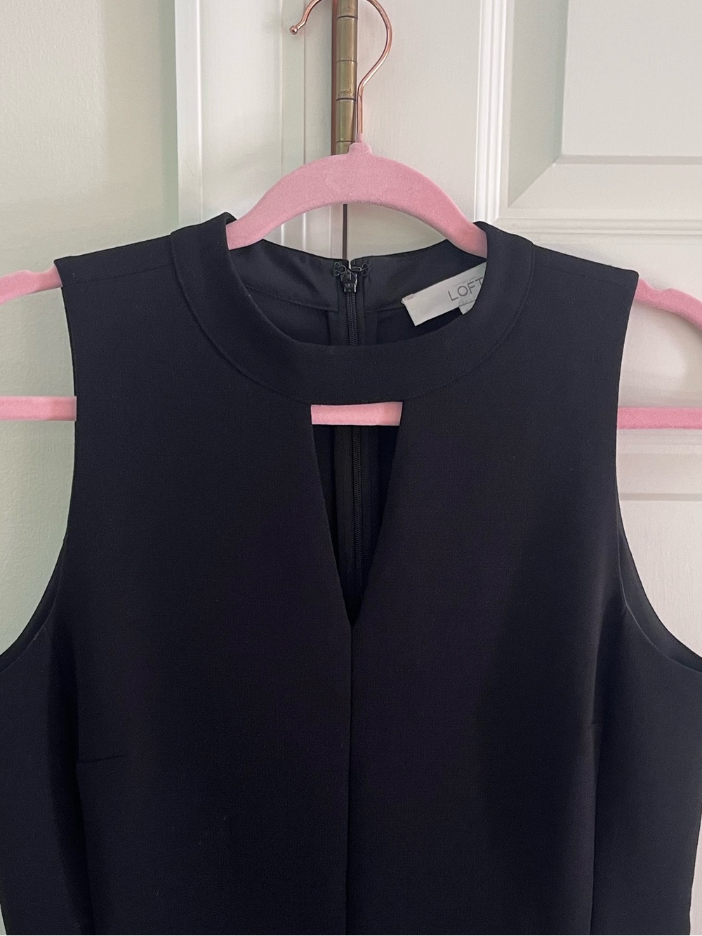 LOFT Sleeveless Black Keyhole Sheath Dress Size 8 - Picture 2 of 10